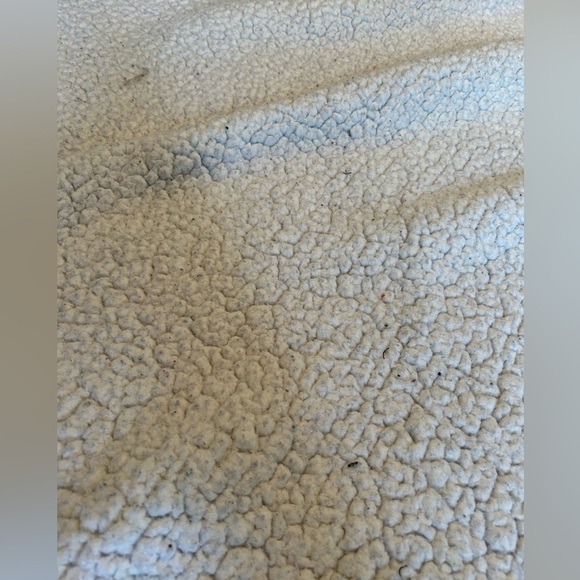 Victoria’s Secret Super Soft Sherpa Blanket - Picture 5 of 7